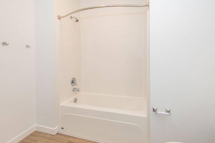 More Photos Of 15300 33rd Ave S, Seatac Apartments For Lease