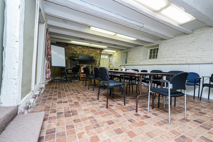 More Photos Of 12-19 River Rd, Fair Lawn Office For Sale