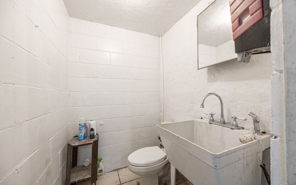 More Photos Of 13508 US HWY 90, Live Oak Industrial For Sale