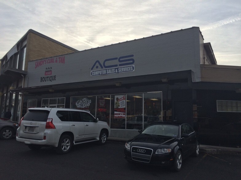 Primary Photo Of 7 Harman Ctr, Grafton General Retail For Lease
