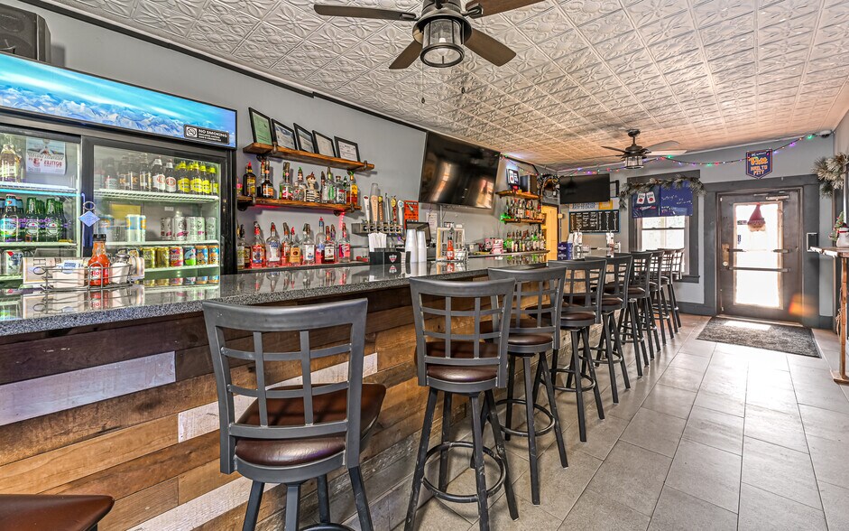 More Photos Of 125 Main St, Hickory Restaurant For Sale