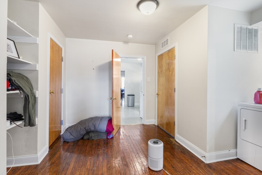 More Photos Of 4014 Market St, Philadelphia Storefront Retail Residential For Sale