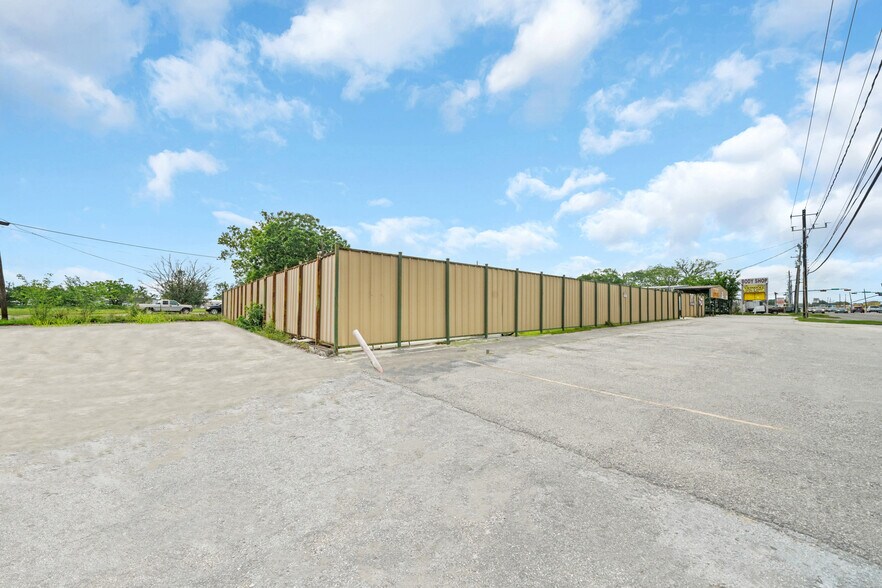 More Photos Of 1603 Shaver St, Pasadena Warehouse For Lease