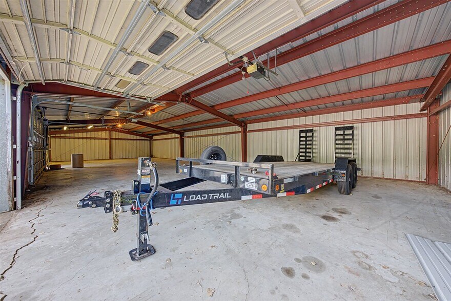 More Photos Of 16771 S 15th St, Galesville Warehouse For Sale