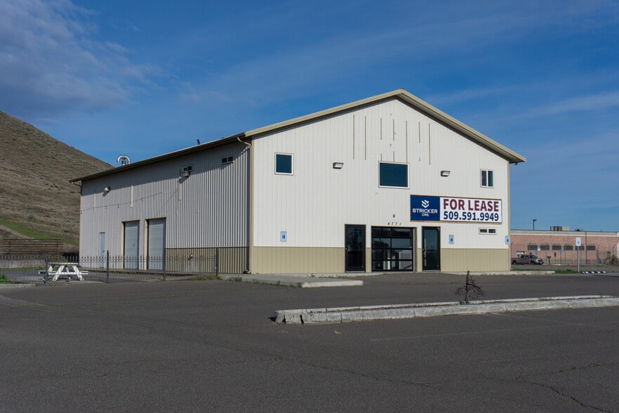 More Photos Of 4771 W Van Giesen St, West Richland Light Distribution For Lease