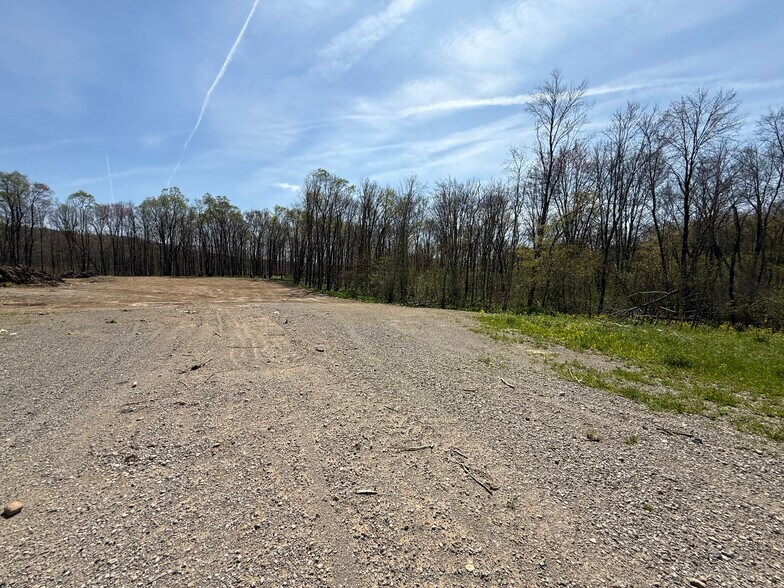 More Photos Of 4881 Pittsburgh Rd, Harrisville Light Distribution For Sale