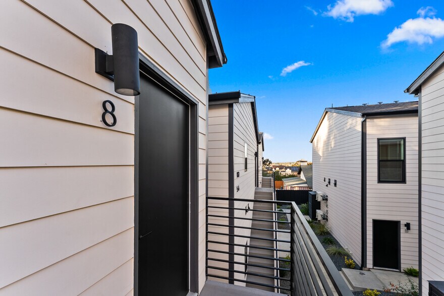 More Photos Of 832 Desty St, San Diego Apartments For Sale