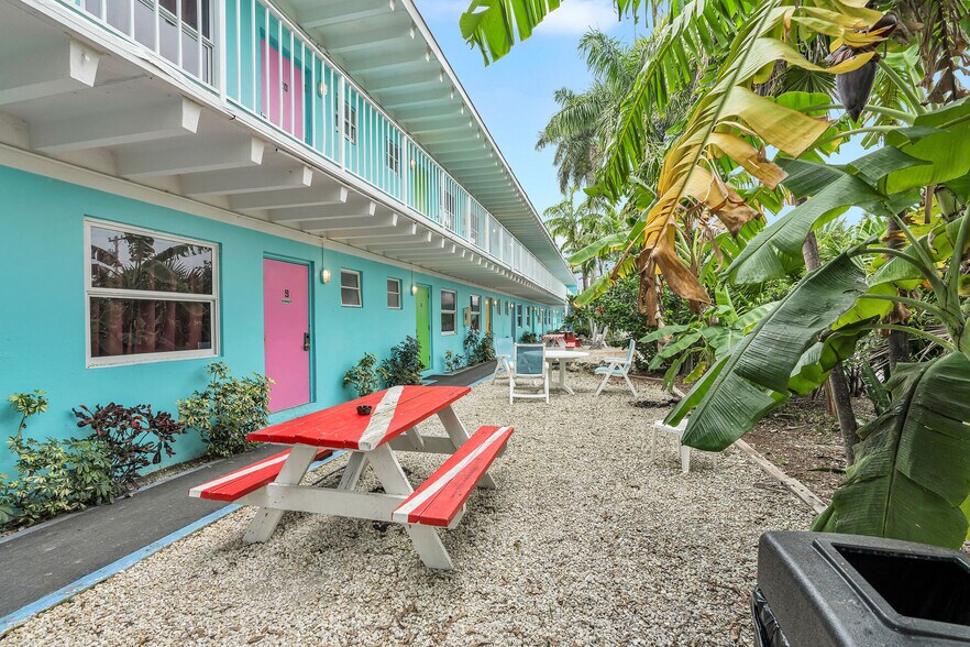 More Photos Of 27340 Overseas Hwy, Ramrod Key Hotel For Sale
