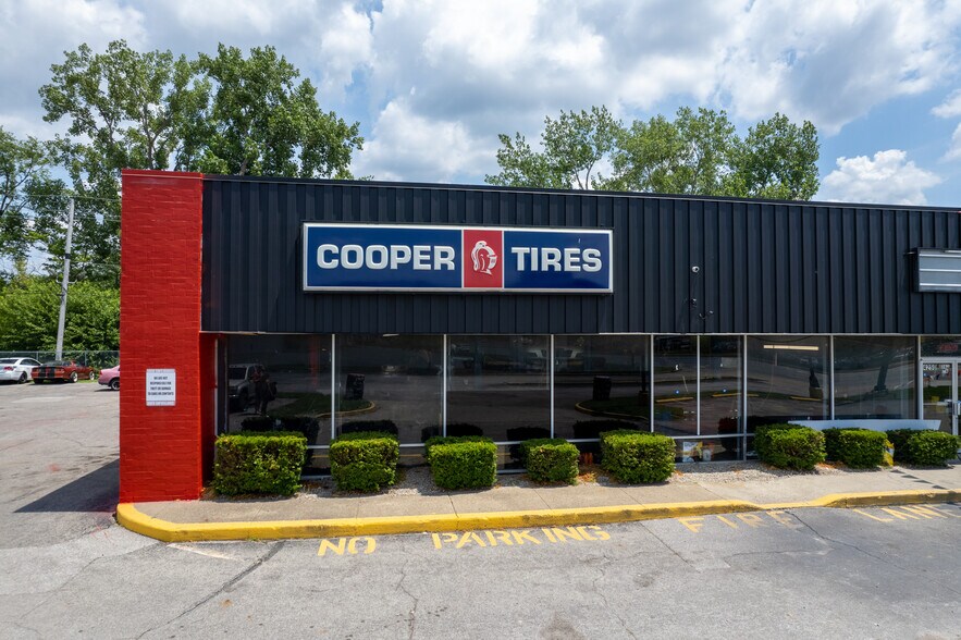 More Photos Of 4250 W 38th St, Indianapolis Auto Repair For Lease