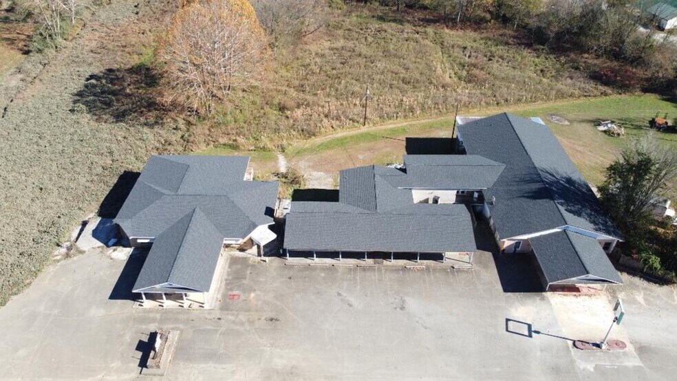 More Photos Of 8091 Old Highway 5 S, Talking Rock Light Distribution For Sale