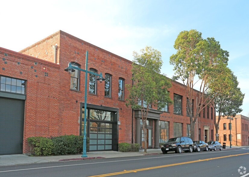 More Photos Of 1175-1195 Park Ave, Emeryville Showroom For Lease