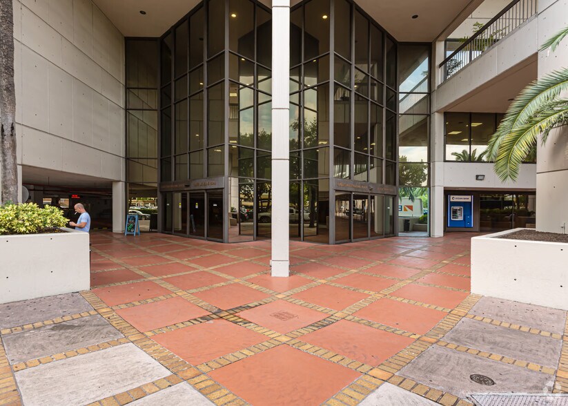 More Photos Of 2655 Le Jeune Rd, Coral Gables Office For Lease