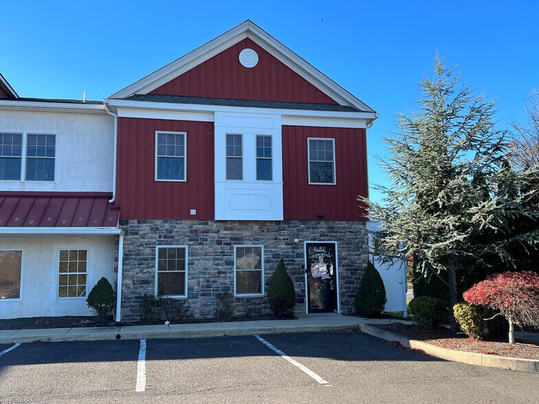 More Photos Of 6049-6057 Kellers Church Rd, Pipersville Office For Lease