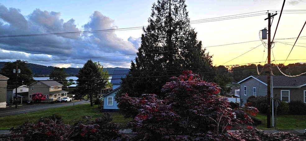 More Photos Of 180 2nd St, Cathlamet Apartments For Sale