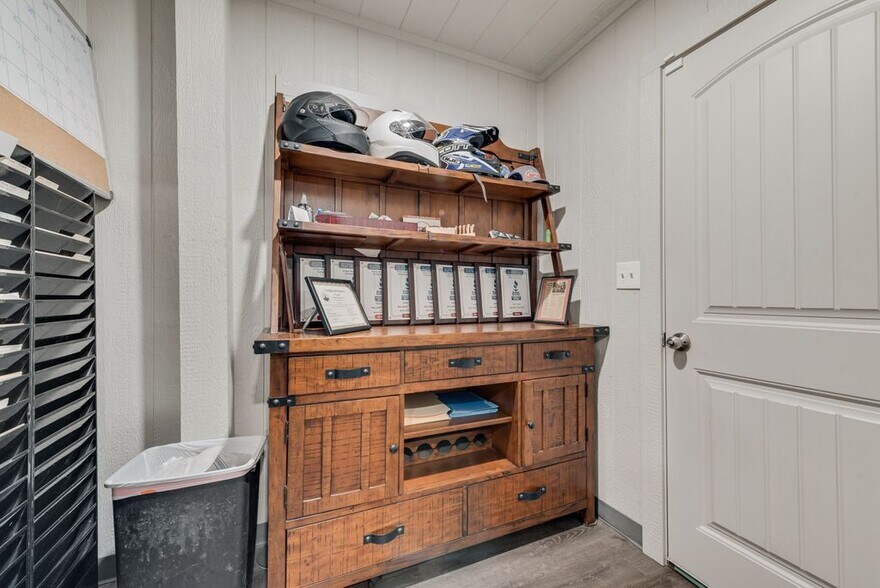More Photos Of 407 W Main St, Waxahachie Freestanding For Sale