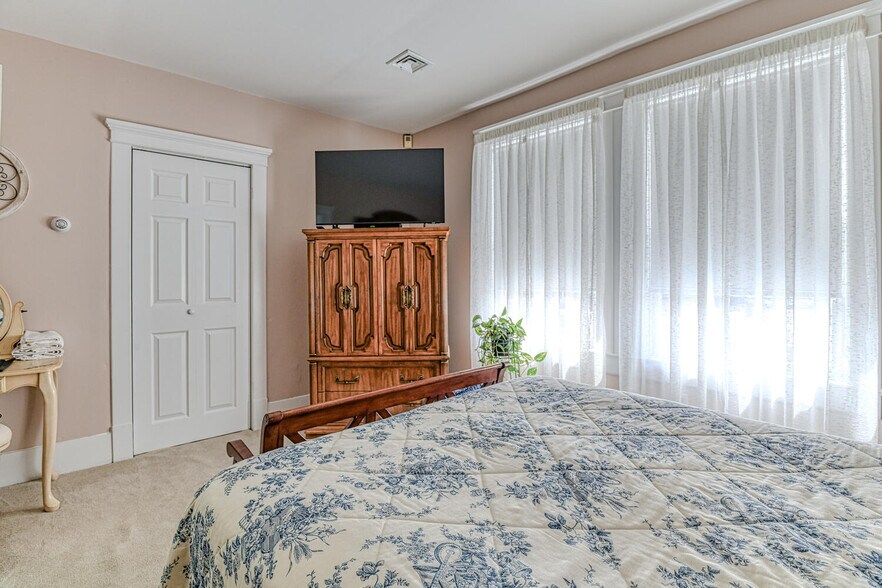 More Photos Of 173 N Main St, Milltown Storefront Retail Residential For Sale