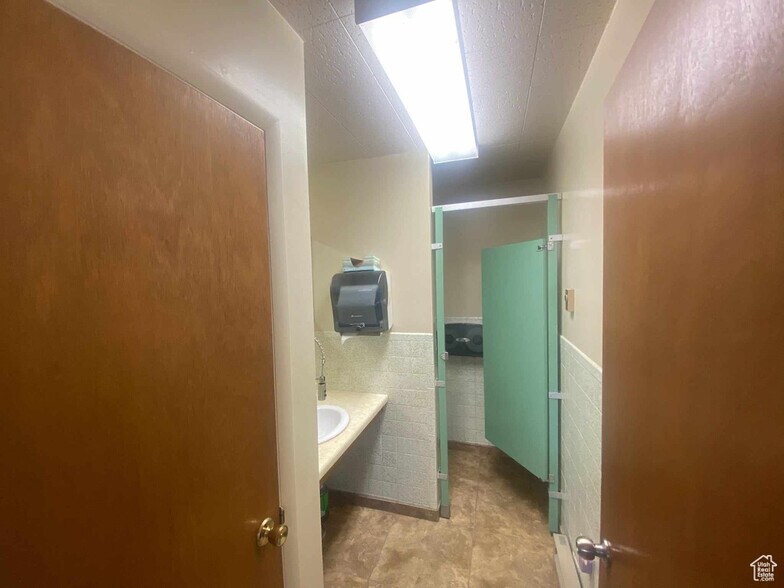 More Photos Of 184 Center st, Duchesne Office For Sale