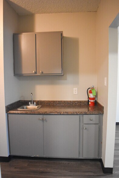 More Photos Of 1514 Ed Bluestein Blvd, Austin Unknown For Sale