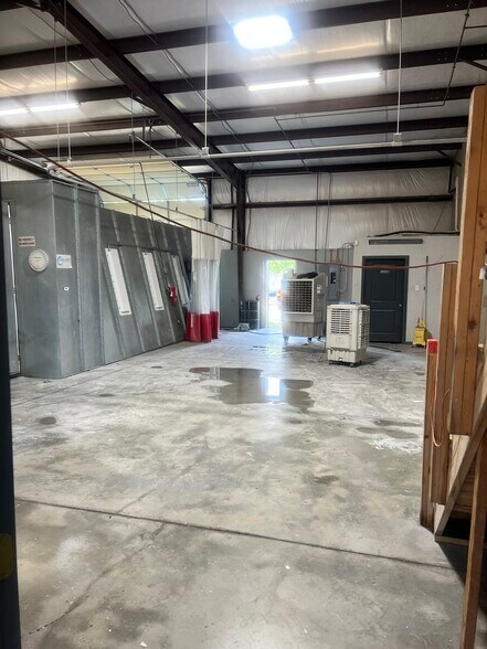 More Photos Of 2163 Golden Heights Rd, Fort Worth Flex For Lease