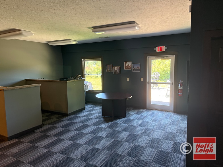 More Photos Of 1680 Industrial Pky, Brunswick Office For Sale