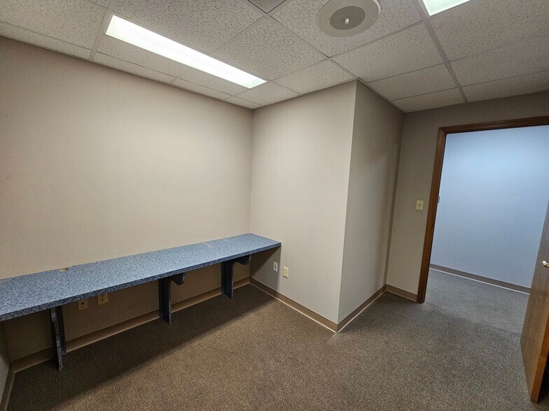 More Photos Of 30 Spring Mill Ct, Mooresville Office For Lease