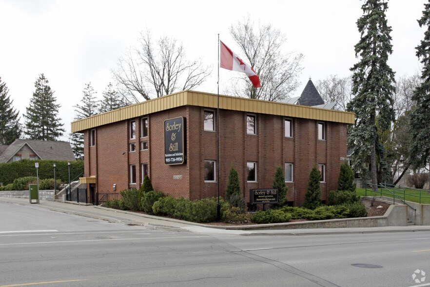 Primary Photo Of 15064 Yonge St, Aurora Office For Lease