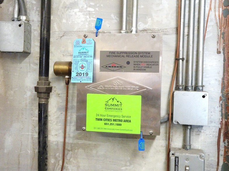 More Photos Of 4261 Chicago Ave, Minneapolis Auto Repair For Sale