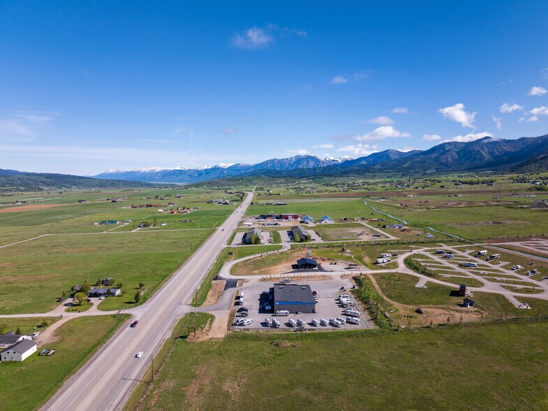 More Photos Of 22 Rorke rd, Etna General Retail For Sale