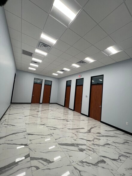 More Photos Of 18630 Intercontinental Crossing Dr, Houston Warehouse For Lease