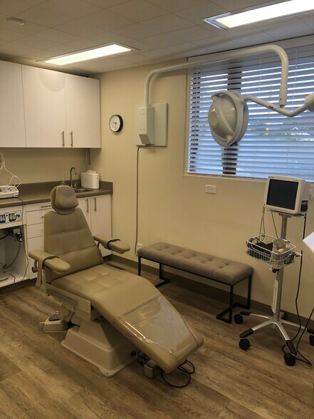 More Photos Of 378-386 Perkins St, Sonoma Medical For Sale