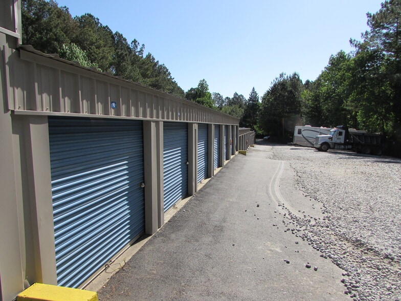 More Photos Of 127 Commerce St, Fayetteville Self Storage For Sale