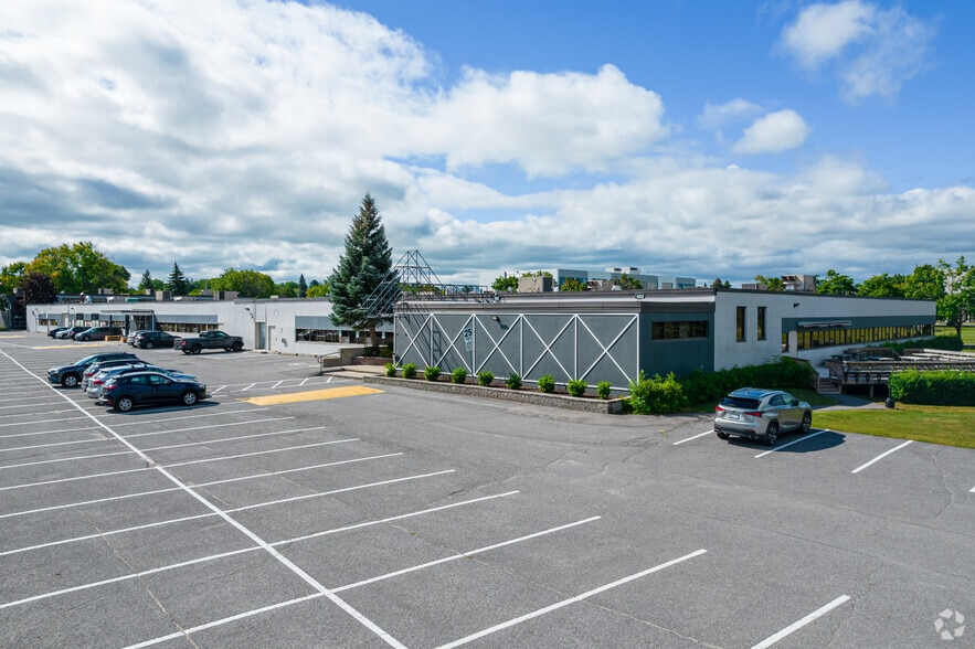 More Photos Of 1891-1941 Robertson Rd, Ottawa Office For Lease