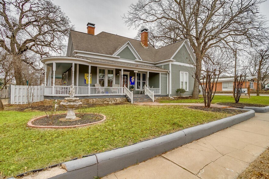 More Photos Of 1092 W Tarleton St, Stephenville Hospitality For Sale