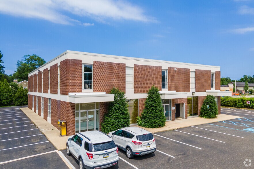 Primary Photo Of 25 W Skippack Pike, Blue Bell Office For Lease