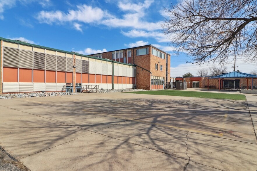 More Photos Of 13680 E 14th Pl, Aurora Schools For Lease