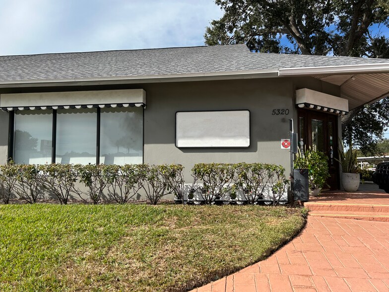 More Photos Of 5300-5320 4th St N, Saint Petersburg Storefront Retail Office For Sale