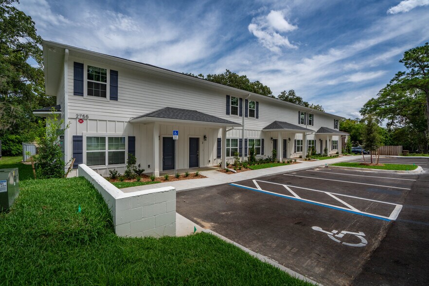 More Photos Of 2755 SE 17th St, Ocala Apartments For Sale