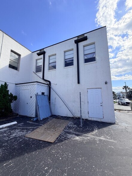 More Photos Of 604 Main St, Daytona Beach Storefront Retail Office For Sale