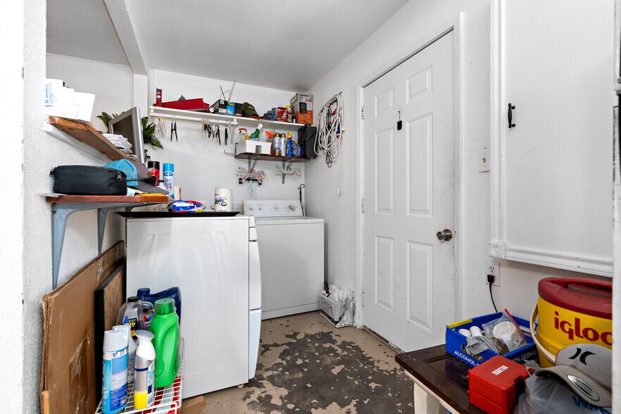 More Photos Of 200 S Wall St, Itasca Warehouse For Sale