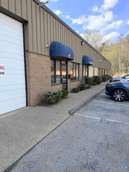 More Photos Of 70 Zachary Rd, Manchester Research And Development For Sale