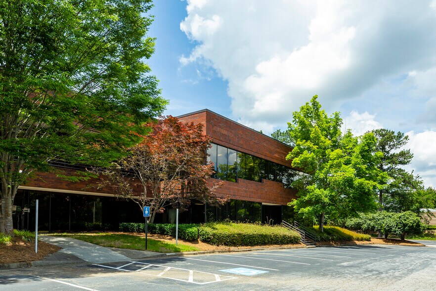 More Photos Of 1688 Phoenix Pky, College Park Unknown For Lease