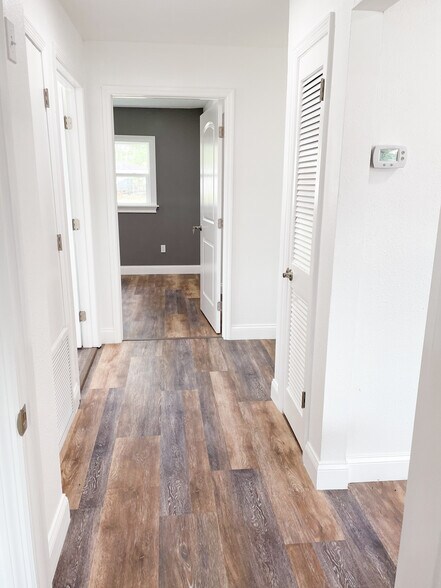 More Photos Of 1005 N Church Ave, Mulberry Medical For Lease