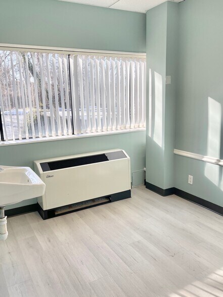 More Photos Of 67 Holly Hill Ln, Greenwich Office For Sale