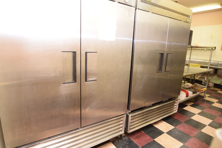 More Photos Of 111 Main St, Roscoe Bar For Sale