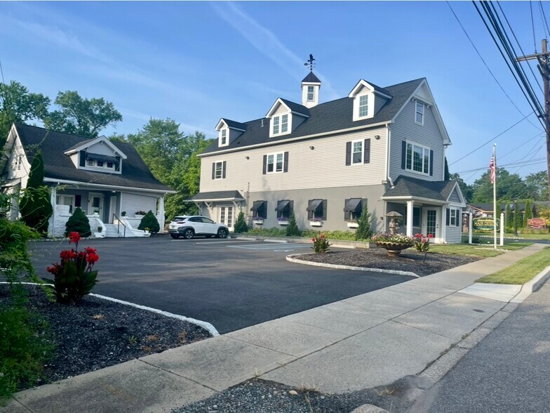 Primary Photo Of 633 Valley Rd, Gillette Freestanding For Lease