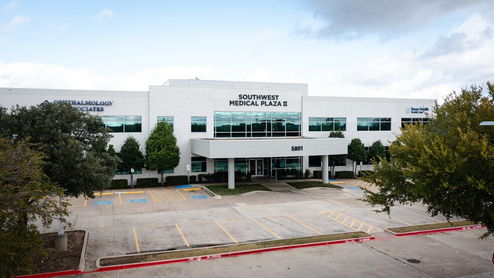 More Photos Of 5801 Oakbend Trl, Fort Worth Medical For Lease