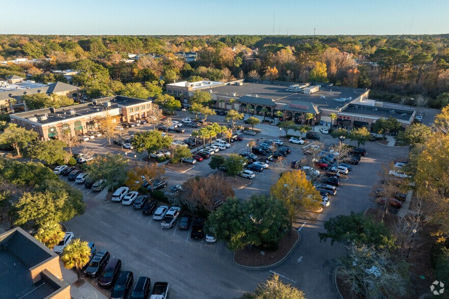 More Photos Of 600 Long Point Rd, Mount Pleasant Unknown For Lease