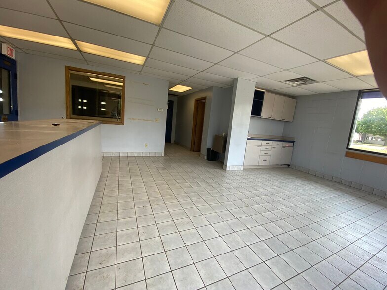 More Photos Of 7869 Big Sky Dr, Madison Storefront Retail Office For Lease