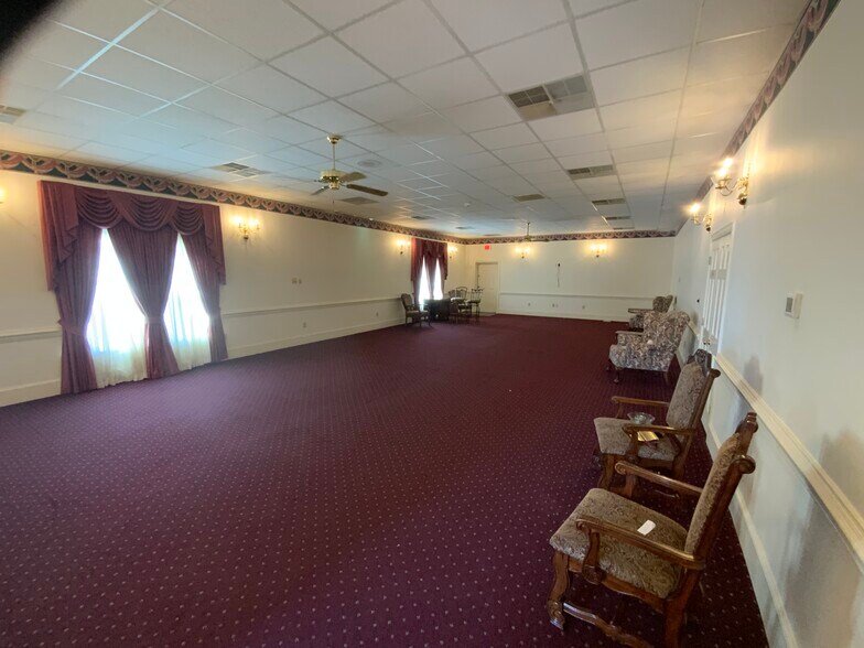 More Photos Of 401 W Cumberland St, Dunn Funeral Home For Sale