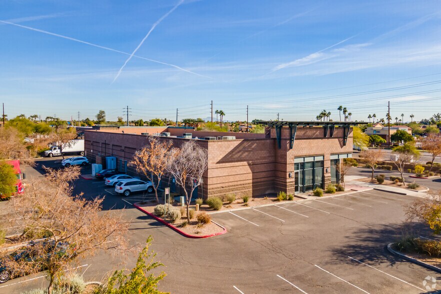 More Photos Of 6140 W Chandler Blvd, Chandler General Retail For Lease